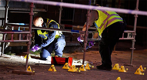 la policía inspecciona el lugar del tiroteo Varios muertos por tiroteo en el sur de Suecia